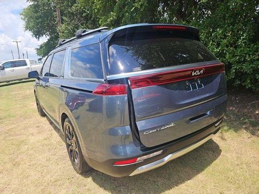 2022 Kia Carnival SX
