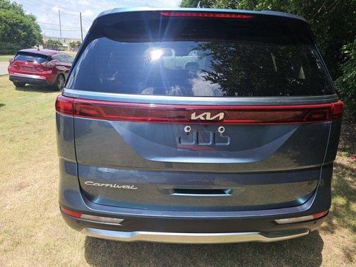 2022 Kia Carnival SX