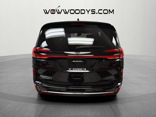2023 Chrysler Pacifica Touring-L