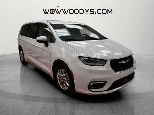 2023 Chrysler Pacifica Touring-L