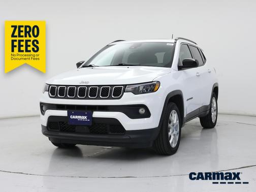 White 2023 Jeep Compass Latitude Lux