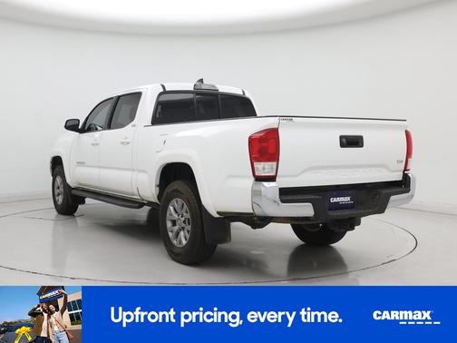 White 2017 Toyota Tacoma SR5