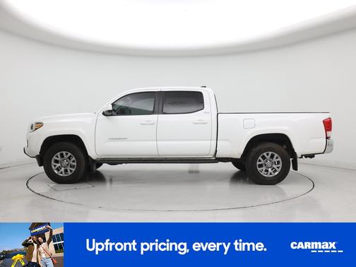 White 2017 Toyota Tacoma SR5