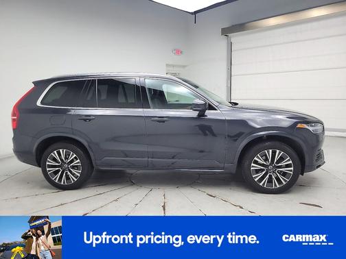 2022 Volvo XC90 T5 Momentum