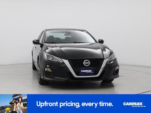 Black 2022 Nissan Altima SV