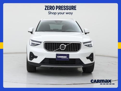 White 2025 Volvo XC40 B5 Plus Bright Theme