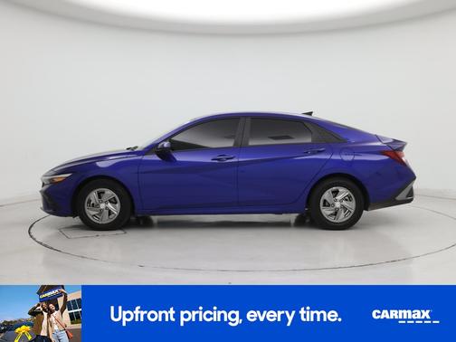 2024 Hyundai ELANTRA SE