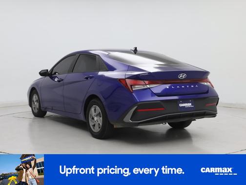 2024 Hyundai ELANTRA SE