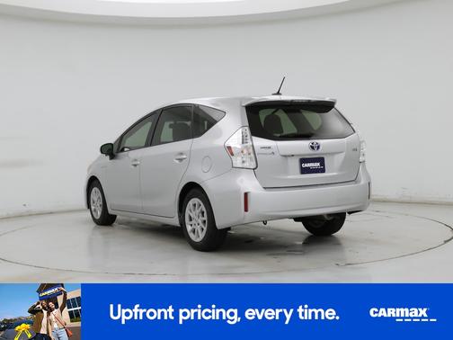 2014 Toyota Prius v Five