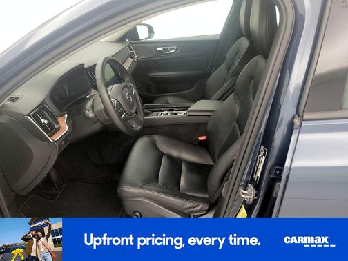 Blue 2019 Volvo S60 T6 Momentum