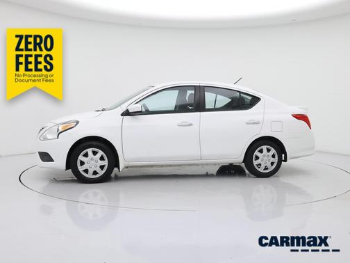 White 2018 Nissan Versa SV