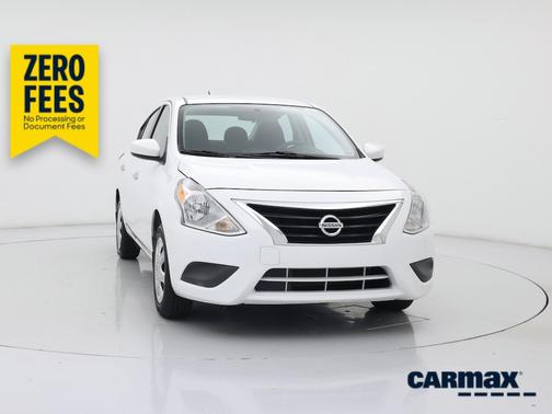 White 2018 Nissan Versa SV