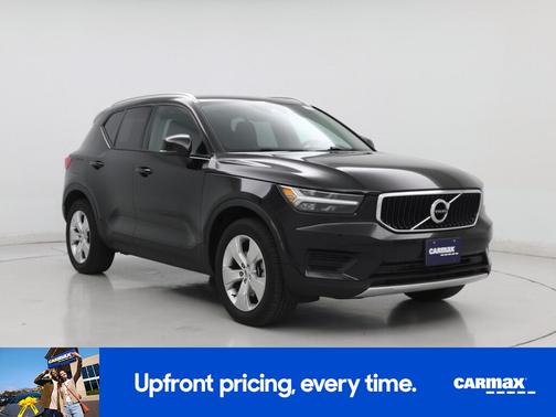 2022 Volvo XC40 T5 Momentum