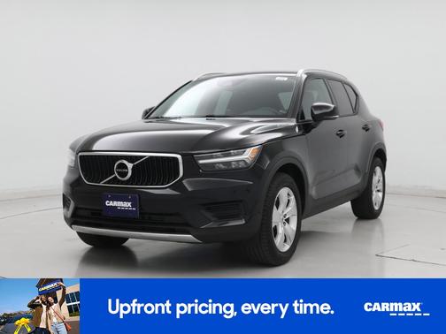 2022 Volvo XC40 T5 Momentum