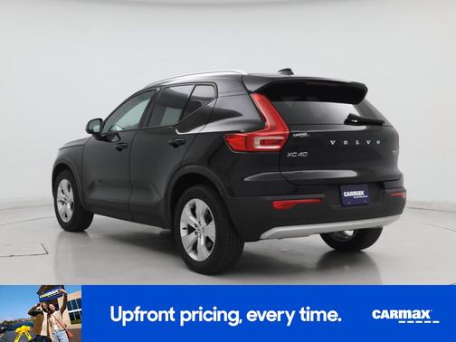 2022 Volvo XC40 T5 Momentum