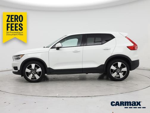 White 2020 Volvo XC40 T5 Momentum