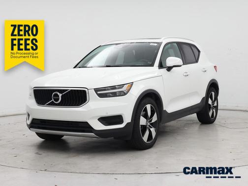 White 2020 Volvo XC40 T5 Momentum