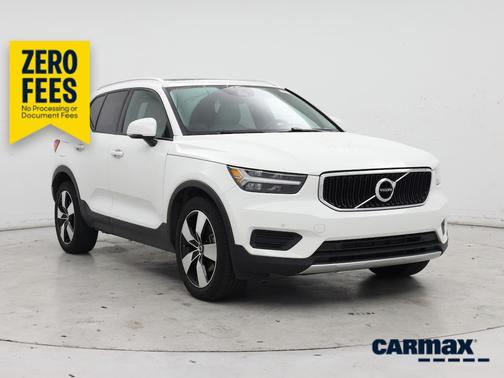White 2020 Volvo XC40 T5 Momentum