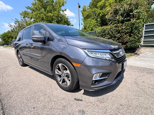 Grey 2018 Honda Odyssey Touring