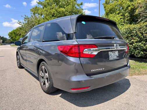 Grey 2018 Honda Odyssey Touring