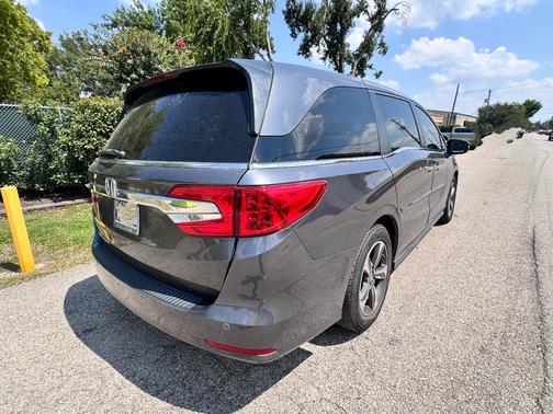 Grey 2018 Honda Odyssey Touring