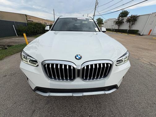 White 2024 BMW X3 xDrive30i