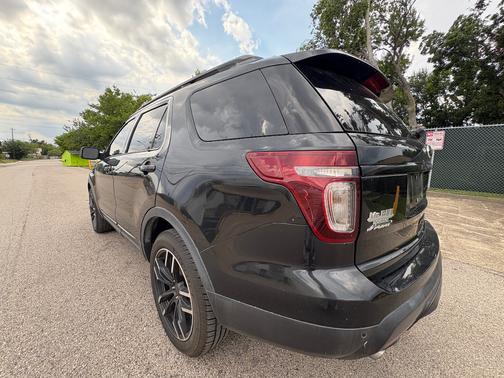 Black 2015 Ford Explorer Sport