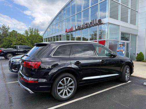 Black 2019 Audi Q7 55 Prestige