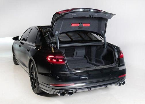 2022 Audi S8 4.0T