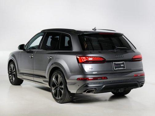 Samurai Gray Metallic 2026 Audi Q7 55 Premium Plus