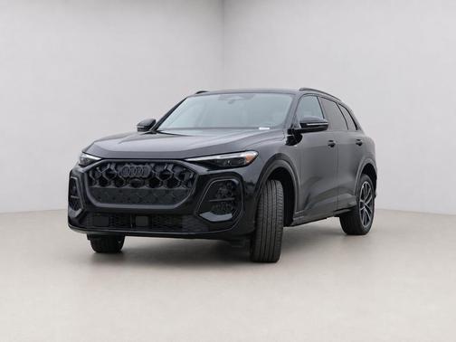 Mythos Black Metallic 2026 Audi Q5 Premium Plus TFSI quattro S tronic