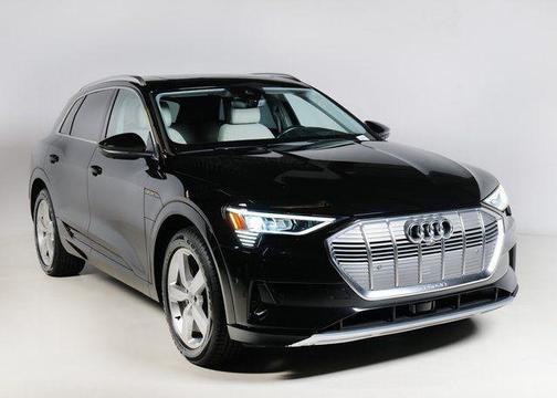 2019 Audi e-tron Premium Plus
