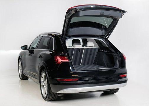 2019 Audi e-tron Premium Plus