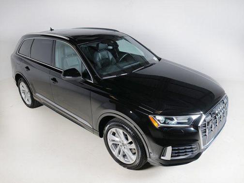 Mythos Black Metallic 2022 Audi Q7 55 Premium Plus