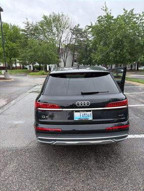 Mythos Black Metallic 2022 Audi Q7 55 Premium Plus