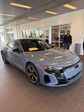 Kemora Gray Metallic 2023 Audi e-tron GT Premium Plus quattro
