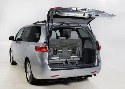 2016 Toyota Sienna XLE