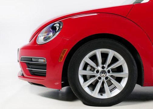 2019 Volkswagen Beetle 2.0T SE