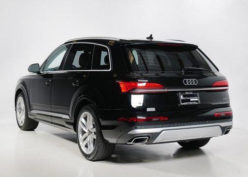 Mythos Black Metallic 2025 Audi Q7 55 Premium Plus
