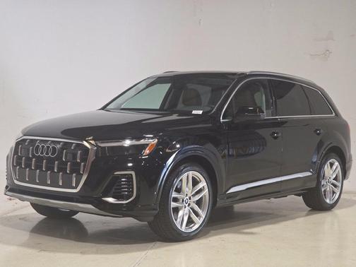 Mythos Black Metallic 2025 Audi Q7 55 Premium Plus