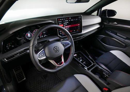 2025 Volkswagen Golf GTI 2.0T SE DSG