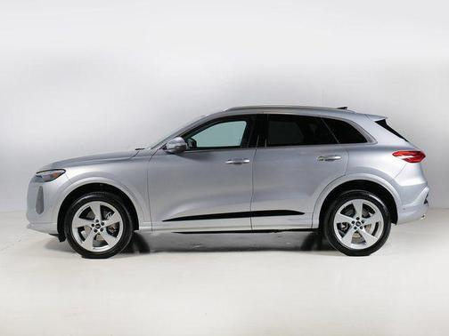 Florett Silver Metallic 2025 Audi Q5 Premium Plus TFSI quattro S tronic