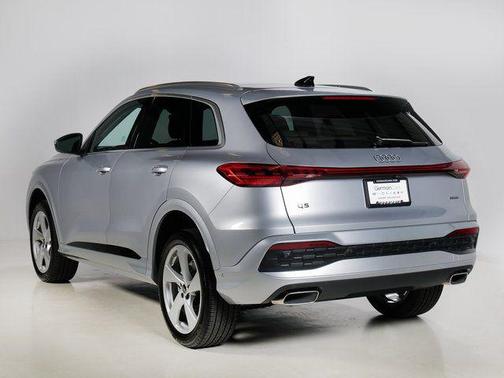 Florett Silver Metallic 2025 Audi Q5 Premium Plus TFSI quattro S tronic