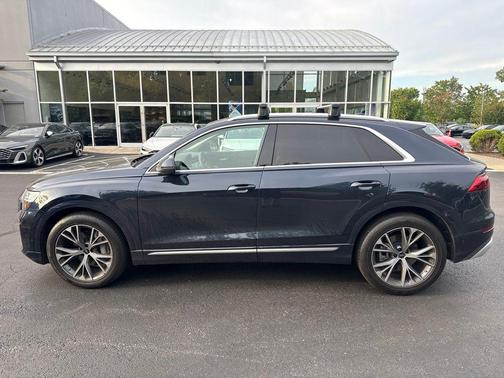 Waitomo Blue Metallic 2025 Audi Q8 55 Prestige