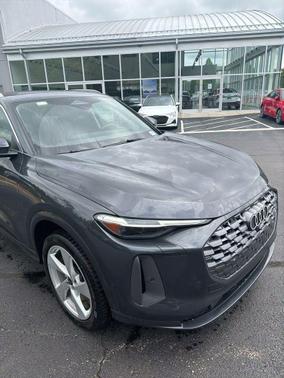 Tambora Gray Metallic 2025 Audi Q5 Premium Plus TFSI quattro S tronic