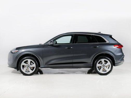 Tambora Gray Metallic 2025 Audi Q5 Premium Plus TFSI quattro S tronic