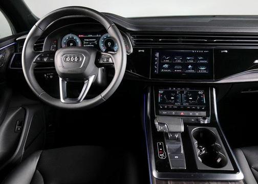 2023 Audi Q7 45 Premium Plus