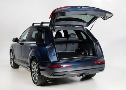 2023 Audi Q7 45 Premium Plus