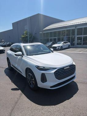 White 2025 Audi Q5 Premium TFSI quattro S tronic