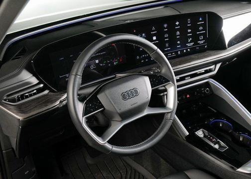 2025 Audi Q5 Premium TFSI quattro S tronic